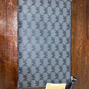 Michael Kors Jet Set Clutch  Wristlet
